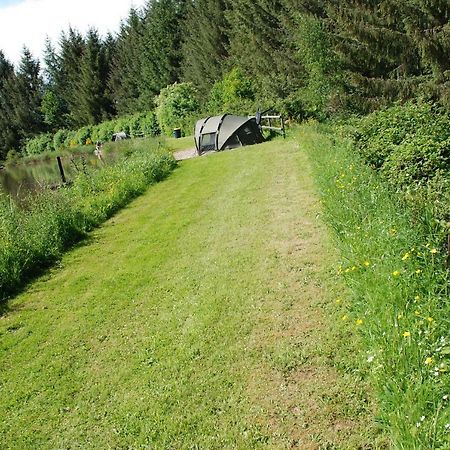 Spruce Lake Sauviat-sur-Vige Bagian luar foto