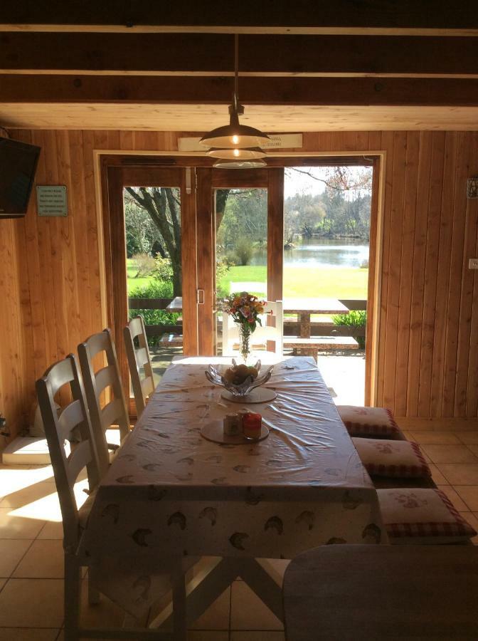 Spruce Lake Sauviat-sur-Vige Bagian luar foto