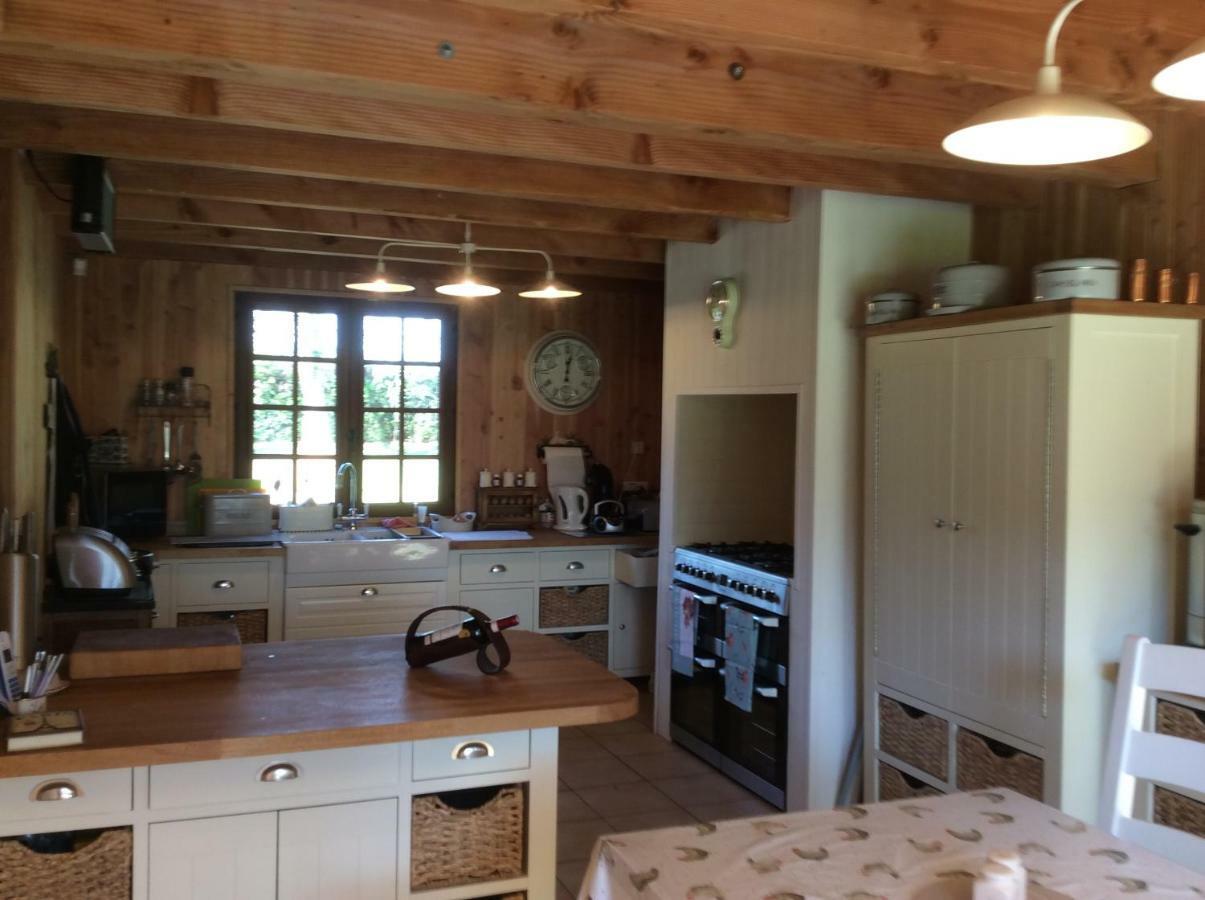 Spruce Lake Sauviat-sur-Vige Bagian luar foto