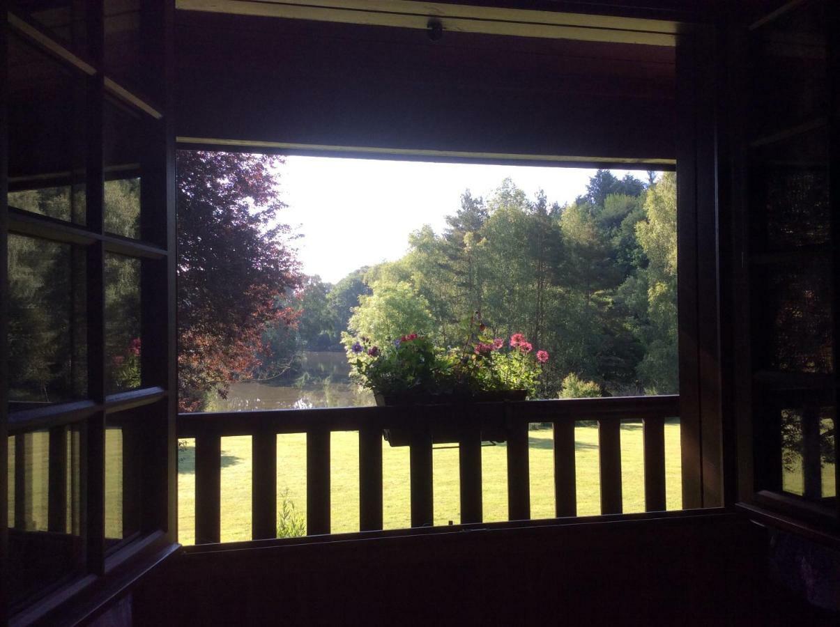 Spruce Lake Sauviat-sur-Vige Bagian luar foto